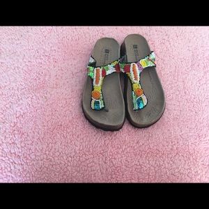 White Mountain thong sandals